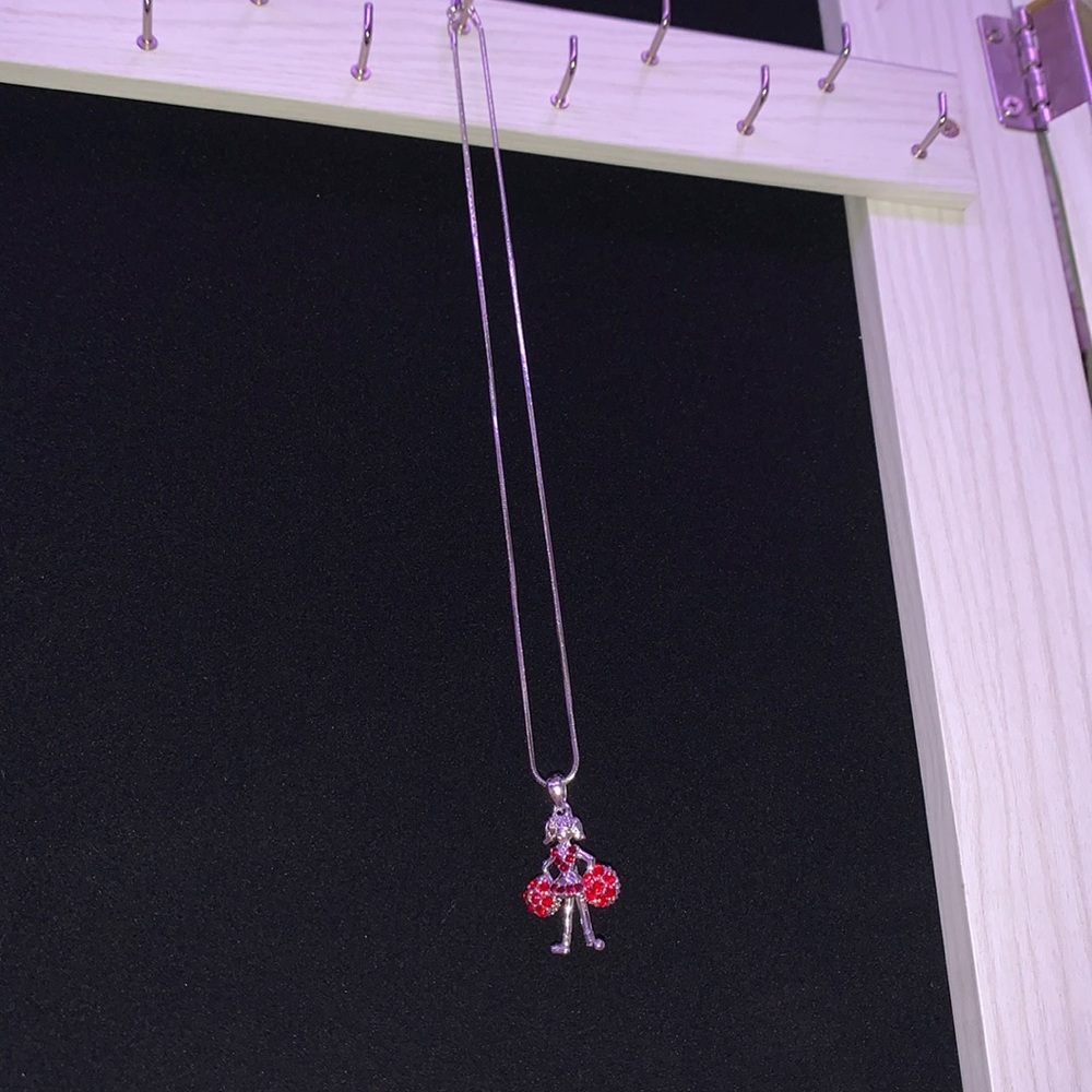 Cheerleader necklace legs move